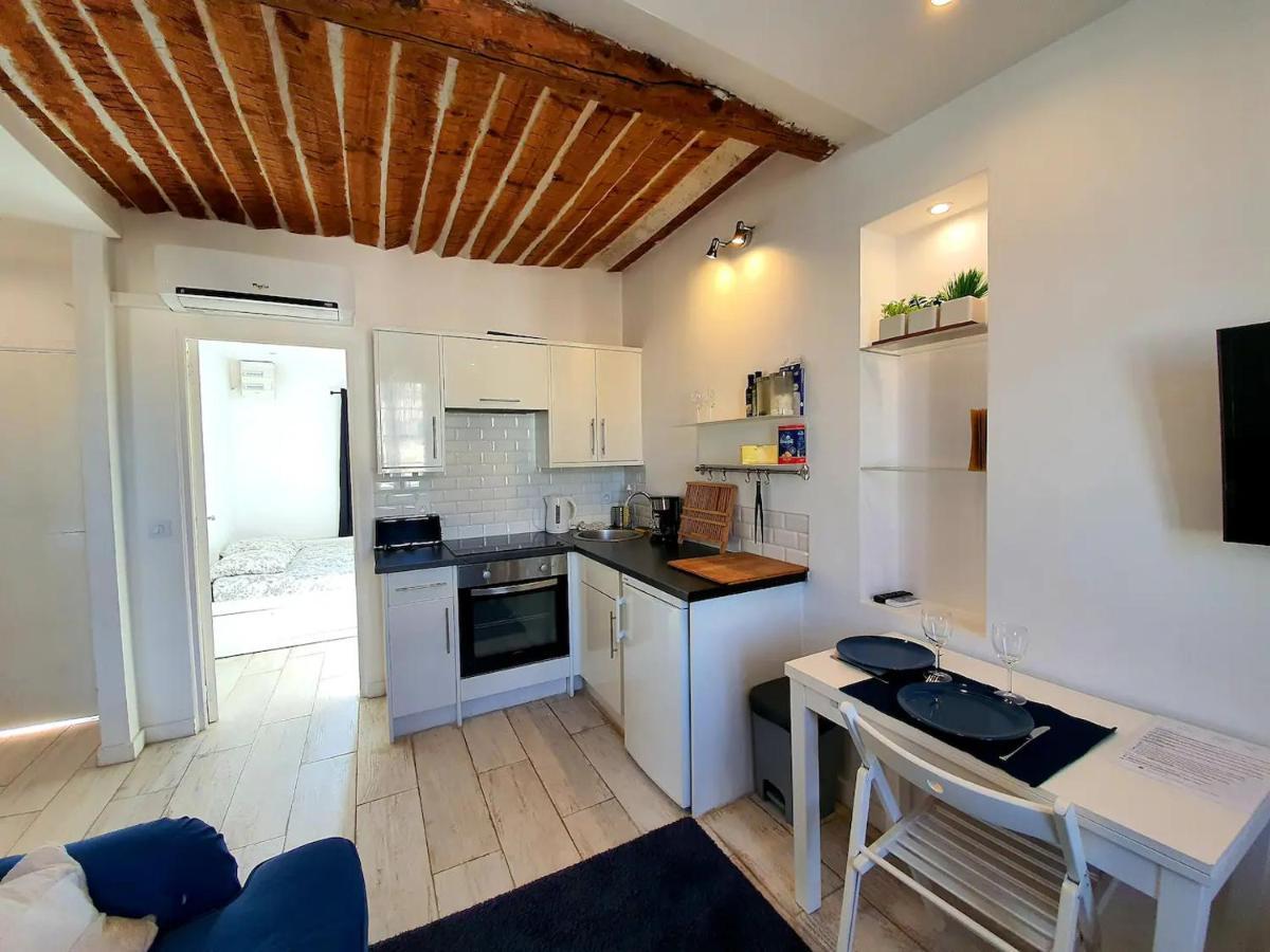 Freshly Tastefully Renovated Apartments In Heart Of Old 昂蒂布 外观 照片