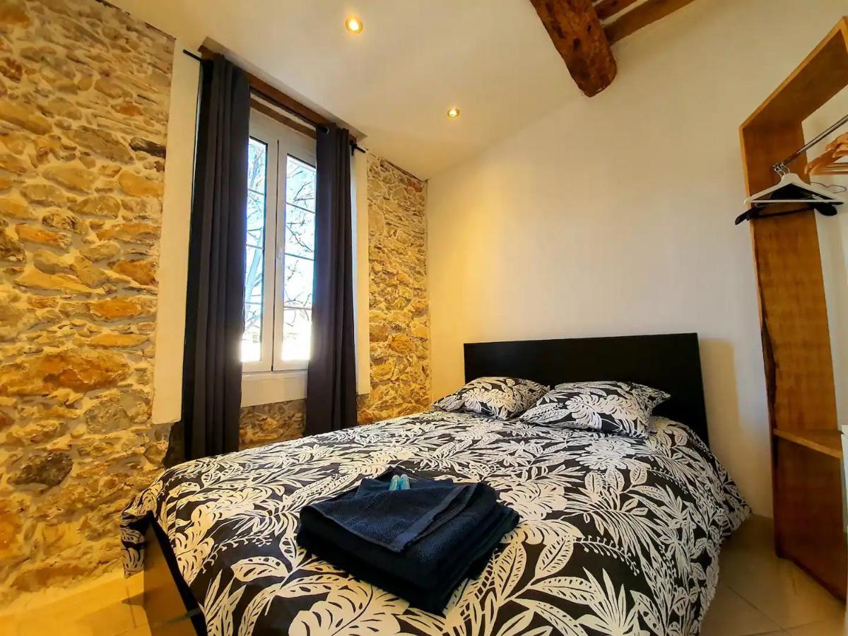 Freshly Tastefully Renovated Apartments In Heart Of Old 昂蒂布 外观 照片