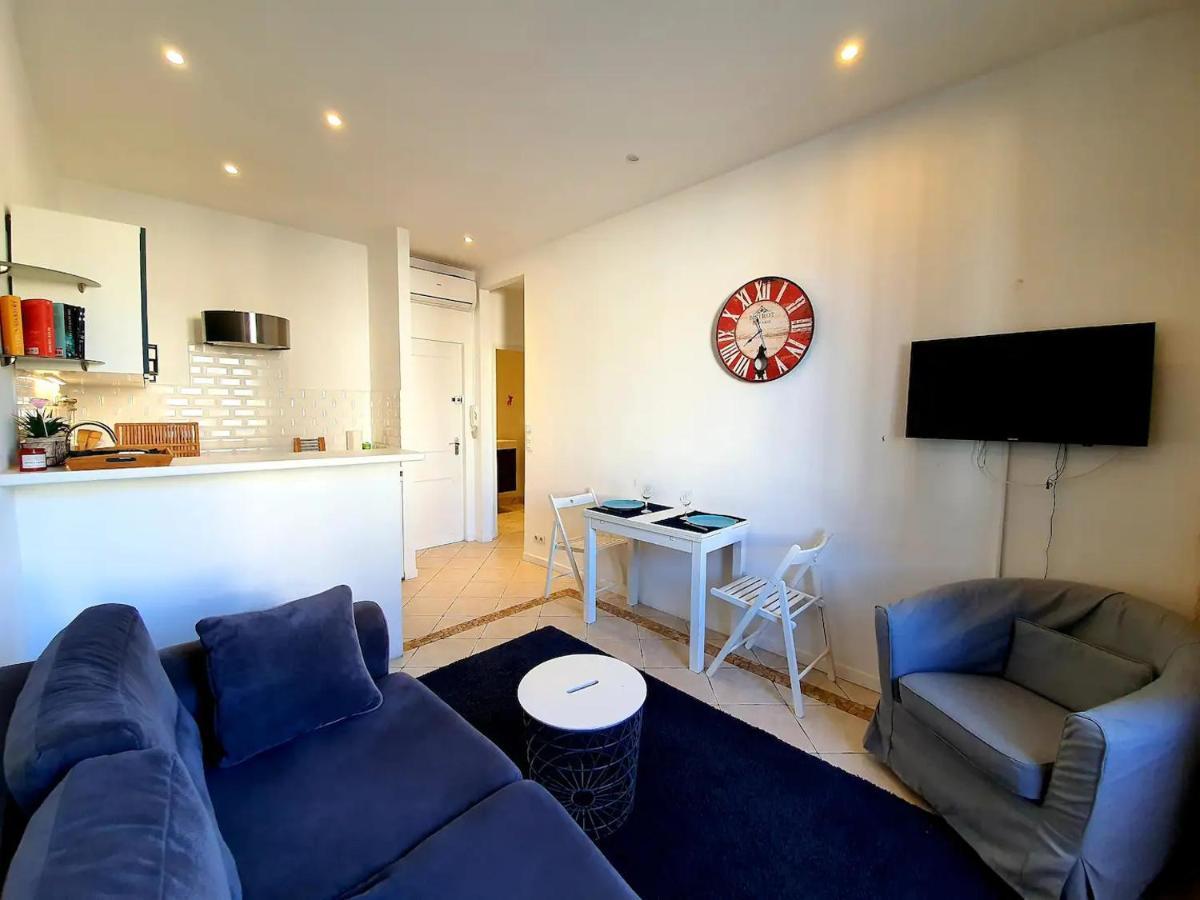 Freshly Tastefully Renovated Apartments In Heart Of Old 昂蒂布 外观 照片