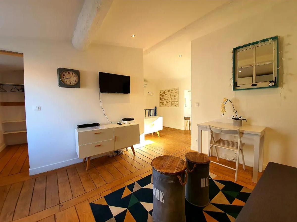 Freshly Tastefully Renovated Apartments In Heart Of Old 昂蒂布 外观 照片